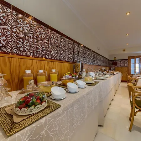 Torre De Guzmanes Hotel