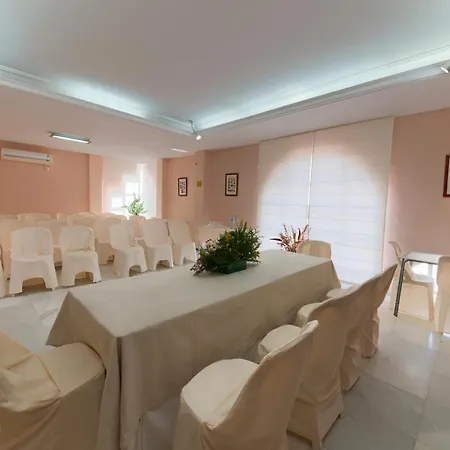 Hotel Torre De Guzmanes 3*