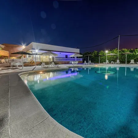 Torre De Guzmanes Hotel 3*