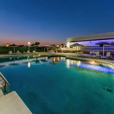 Torre De Guzmanes Hotel 3*